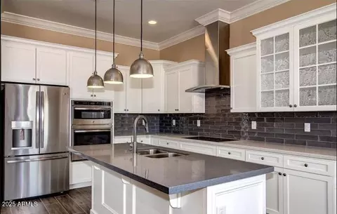 Kitchen - 10264 E Broadway Rd, Mesa, AZ 85208 photo 4 of 4