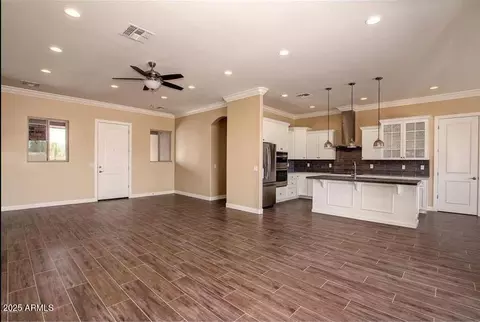 Living - 10264 E Broadway Rd, Mesa, AZ 85208 photo 2 of 5