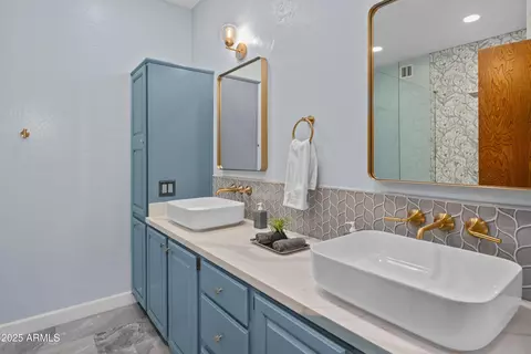 Bath - 3701 E Nambe Ct, Phoenix, AZ 85044 photo 7 of 7