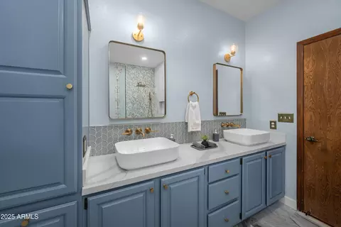 Bath - 3701 E Nambe Ct, Phoenix, AZ 85044 photo 2 of 7