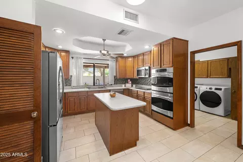 Kitchen - 3701 E Nambe Ct, Phoenix, AZ 85044 photo 2 of 3