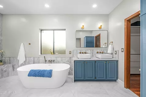 Bath - 3701 E Nambe Ct, Phoenix, AZ 85044 photo 1 of 7