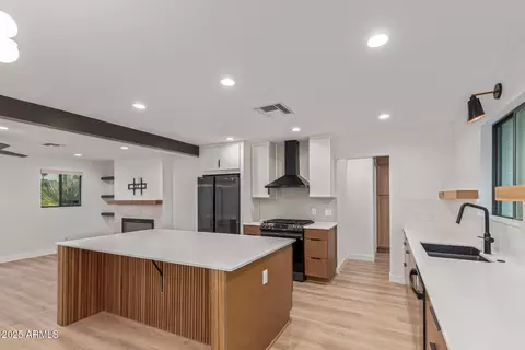 Kitchen - 1745 E San Juan Ave, Phoenix, AZ 85016 photo 4 of 4