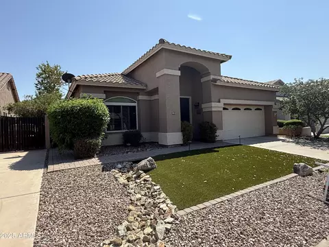 953 W Fairway Dr, Chandler, AZ 85225