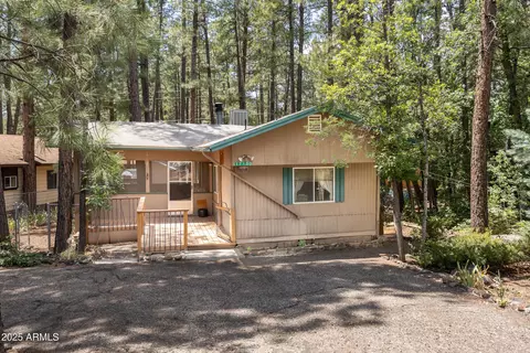 17130 S Redwood Dr, Munds Park, AZ 86017