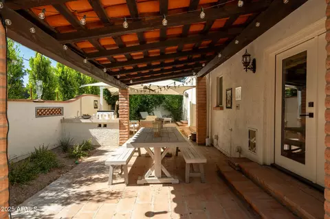 Exterior - 4332 N 40th St, Phoenix, AZ 85018 photo 4 of 4