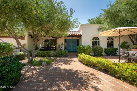 Exterior - 4332 N 40th St, Phoenix, AZ 85018 photo 2 of 4