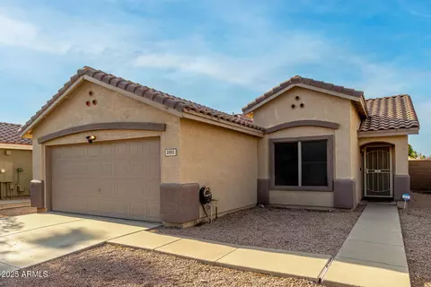 Exterior - 2082 W 23rd Ct, Apache Junction, AZ 85120 photo 2 of 4
