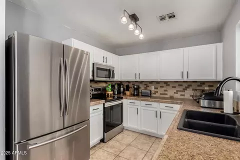 Kitchen - 2082 W 23rd Ct, Apache Junction, AZ 85120 photo 1 of 2