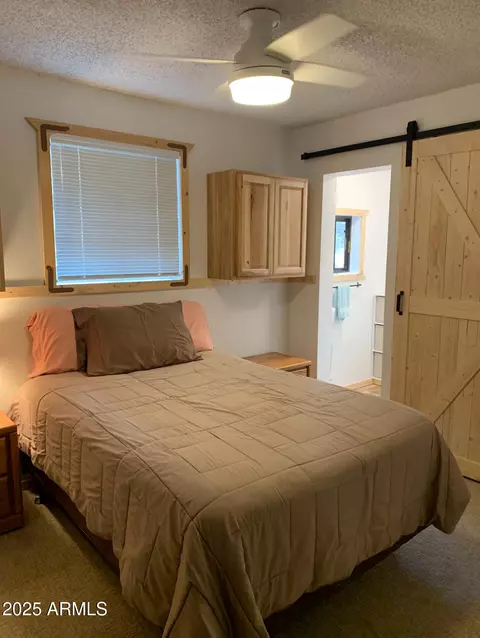 Bedroom - 3675 Pine Rim Dr, Overgaard, AZ 85933 photo 2 of 3