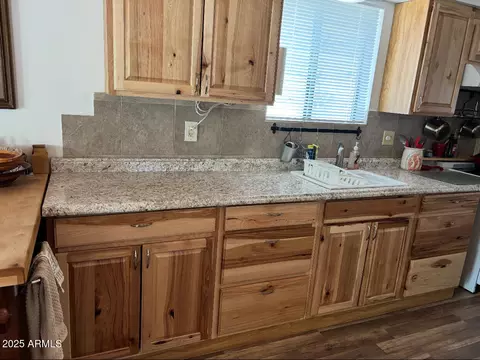 3675 Pine Rim Dr, Overgaard, AZ 85933
