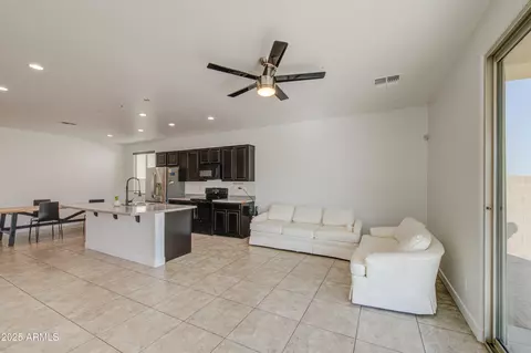 929 E Overlin Ln, Avondale, AZ 85323 photo 17