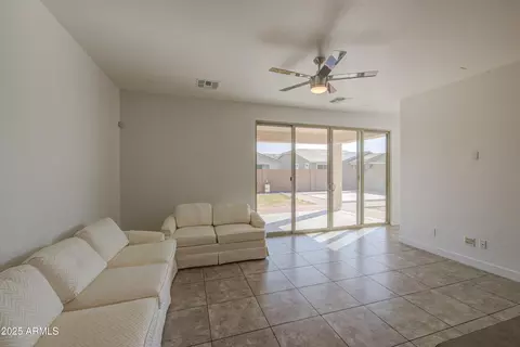 929 E Overlin Ln, Avondale, AZ 85323 photo 15