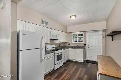 6834 E 4th St #8, Scottsdale, AZ 85251