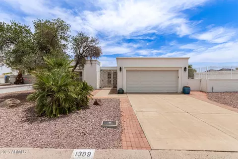 1309 E Meadow Ln, Phoenix, AZ 85022