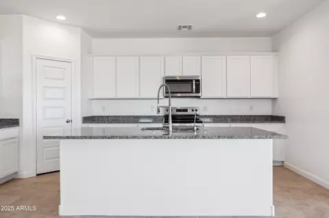 12232 E Agave Ln, Florence, AZ 85132 photo 3