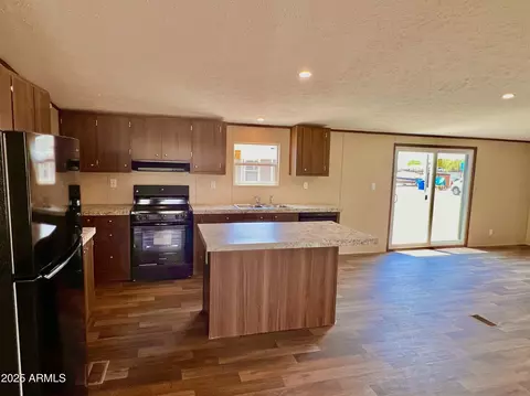 902 S Warner Dr, Apache Junction, AZ 85120 photo 9