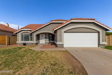 307 N Redrock St, Gilbert, AZ 85234