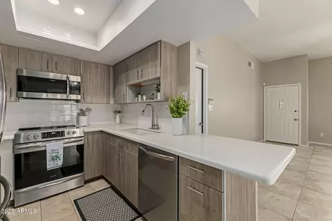 Kitchen - 1002 E Charleston Ave, Phoenix, AZ 85022 photo 4 of 4