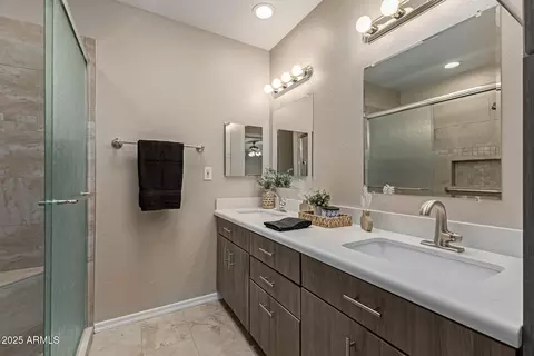 Bath - 1002 E Charleston Ave, Phoenix, AZ 85022 photo 1 of 3