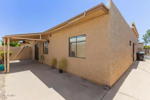 Exterior - 1002 E Charleston Ave, Phoenix, AZ 85022 photo 4 of 6