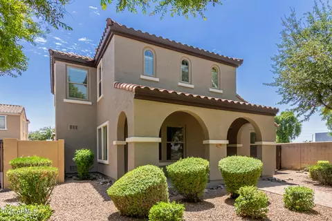 2048 S Seton Ave, Gilbert, AZ 85295