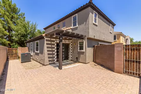 Exterior - 2048 S Seton Ave, Gilbert, AZ 85295 photo 2 of 2
