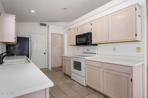 Kitchen - 1609 E Windsong Dr, Phoenix, AZ 85048 photo 2 of 4