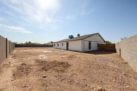 Exterior - 6932 W Haven Ave, Phoenix, AZ 85035 photo 3 of 3