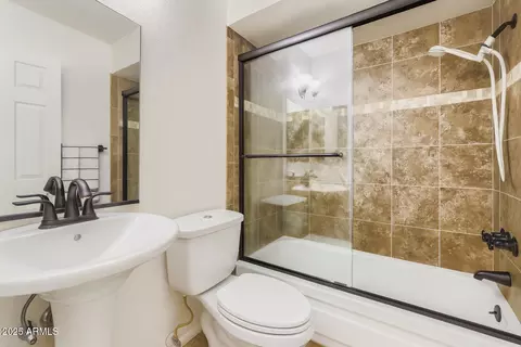 Bath - 7780 N 19th Dr, Phoenix, AZ 85021 photo 1 of 2