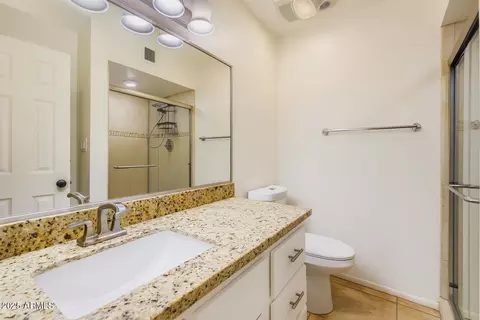 Bath - 7780 N 19th Dr, Phoenix, AZ 85021 photo 2 of 2