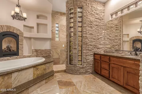Bath - 3730 E Cloud Rd, Cave Creek, AZ 85331 photo 2 of 9