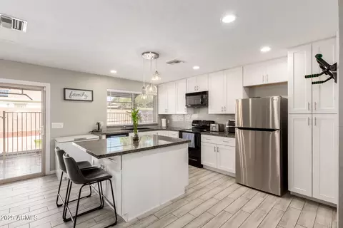 402 E Morrow Dr, Phoenix, AZ 85024 photo 10