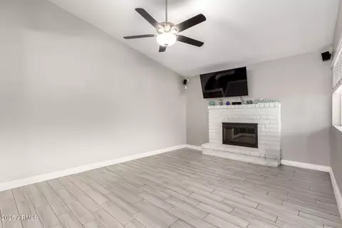 402 E Morrow Dr, Phoenix, AZ 85024 photo 4