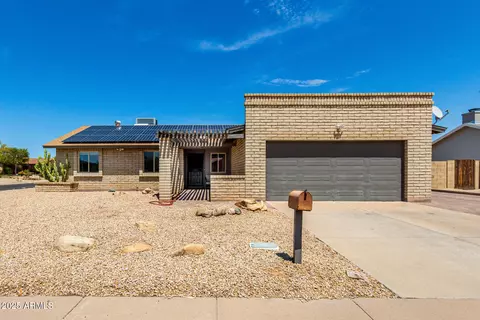 402 E Morrow Dr, Phoenix, AZ 85024