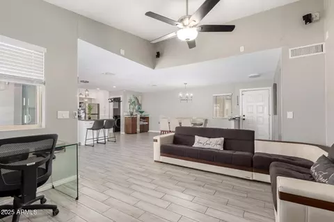 402 E Morrow Dr, Phoenix, AZ 85024 photo 8