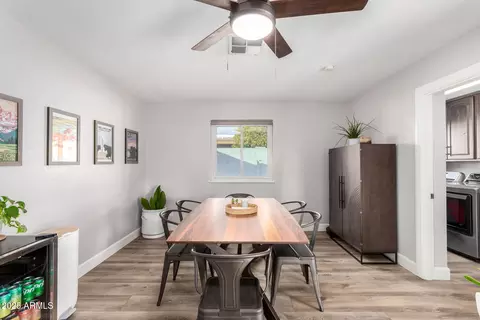 Dining - 3921 E Paradise Dr, Phoenix, AZ 85028 photo 1 of 2