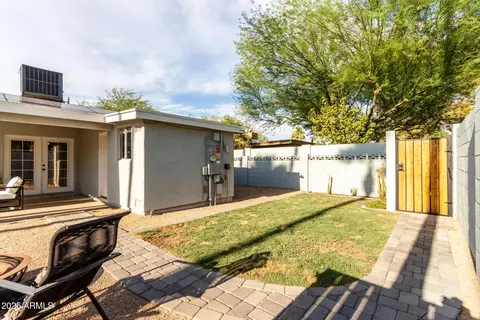 Exterior - 3921 E Paradise Dr, Phoenix, AZ 85028 photo 10 of 12