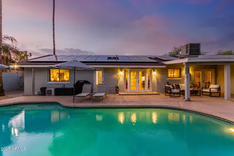 Exterior - 3921 E Paradise Dr, Phoenix, AZ 85028 photo 8 of 12