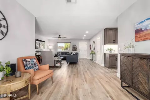 Entry Way - 3921 E Paradise Dr, Phoenix, AZ 85028 photo 1 of 3