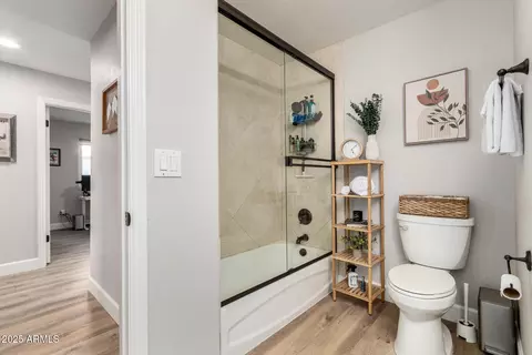 Bath - 3921 E Paradise Dr, Phoenix, AZ 85028 photo 4 of 4
