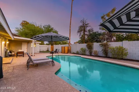 Exterior - 3921 E Paradise Dr, Phoenix, AZ 85028 photo 4 of 12