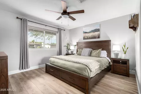 Bedroom - 3921 E Paradise Dr, Phoenix, AZ 85028 photo 4 of 7