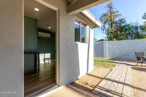 Exterior - 3921 E Paradise Dr, Phoenix, AZ 85028 photo 9 of 12