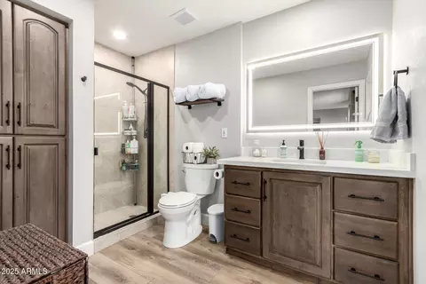 Bath - 3921 E Paradise Dr, Phoenix, AZ 85028 photo 1 of 4