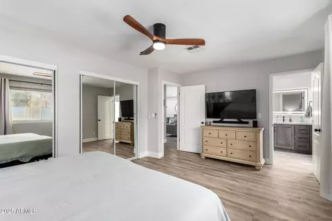 Bedroom - 3921 E Paradise Dr, Phoenix, AZ 85028 photo 2 of 7