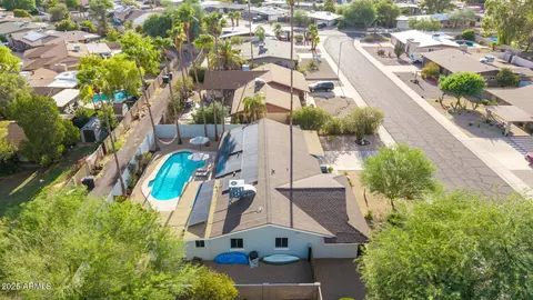 View/Area - 3921 E Paradise Dr, Phoenix, AZ 85028 photo 5 of 7
