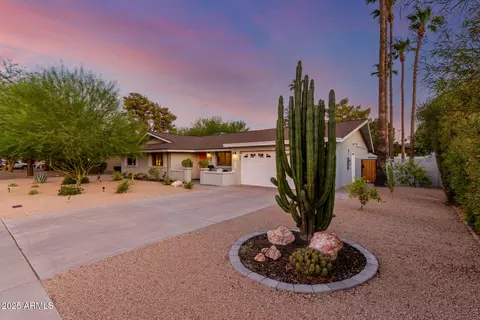 Exterior - 3921 E Paradise Dr, Phoenix, AZ 85028 photo 2 of 12