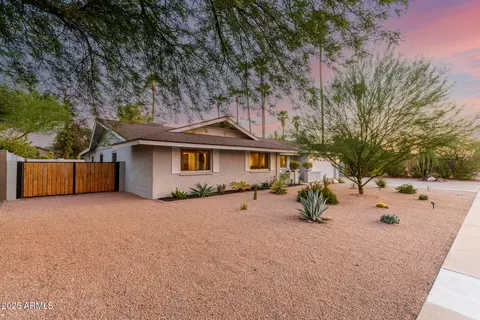 Exterior - 3921 E Paradise Dr, Phoenix, AZ 85028 photo 3 of 12