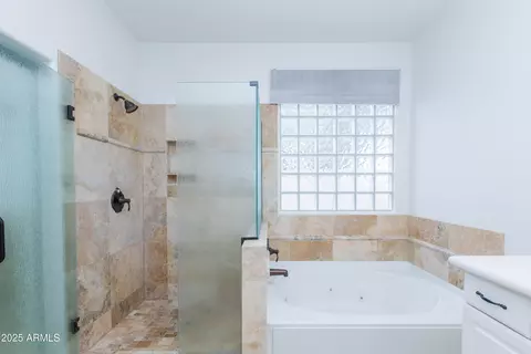 Bath - 632 E Raven Way, Gilbert, AZ 85297 photo 6 of 9